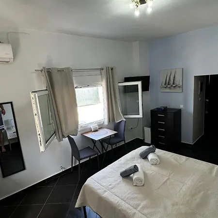 Sakas Apartment *